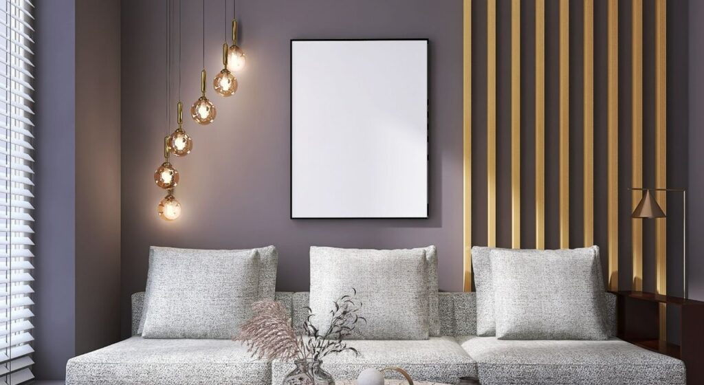 iluminação decorativa: sala com sofás brancos, pendente decorativo e abajur